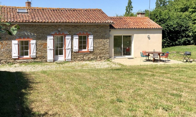 Chateau-Guibert House | Cottage on the aquaponic farm with Nordic bath and animals