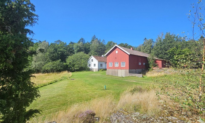 Orust Municipality Ski Chalet | Cottage surrounded by peaceful nature in Tegneby | SE09146
