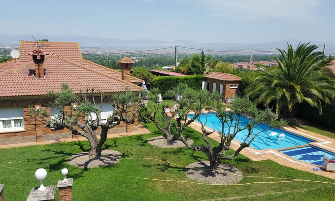Alberite Villa | Cottage to 7 km. From Logroño to enjoy family Rioja.