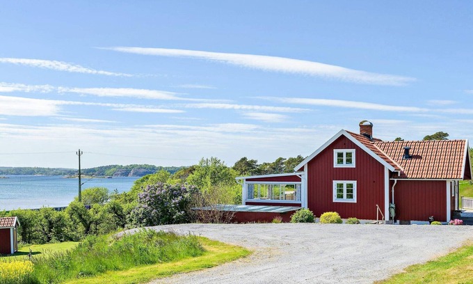 Stenungsund House | Cottage with Fjord View, Stenungsund