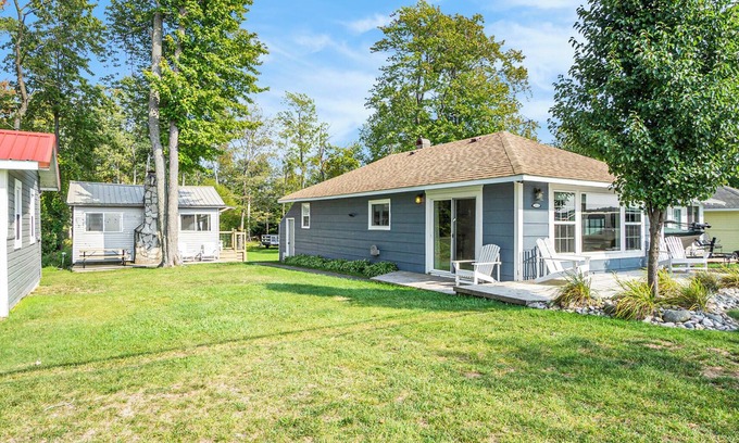 Bear Lake Cabin | Cottages on 50' of Bear Lake frontage