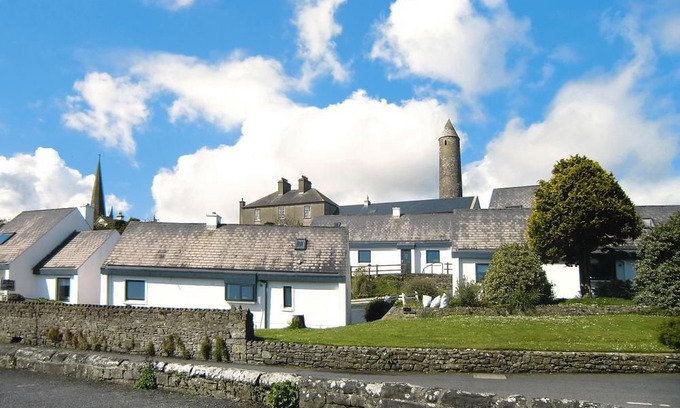 Killala House | Cottages The Old Deanery, Killala in Mayo - 6 persons, 3 bedrooms