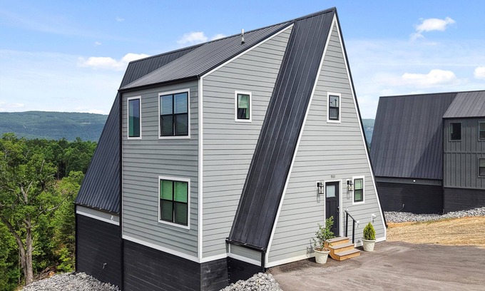Chattanooga Valley Cabin | Cottonwood Crest A-Frame Cabin | Bluff views | Hot Tub!