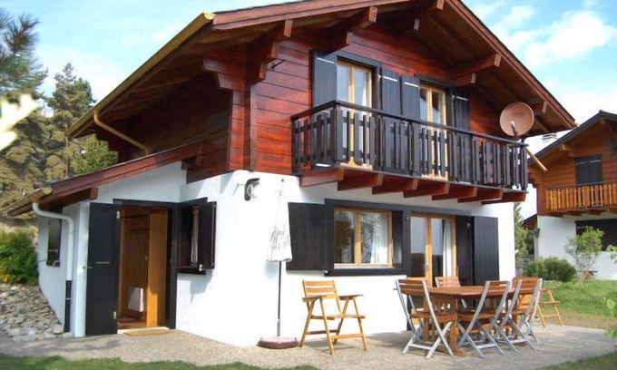 Saint-Pierre-de-Clages House | Coucordin by Interhome