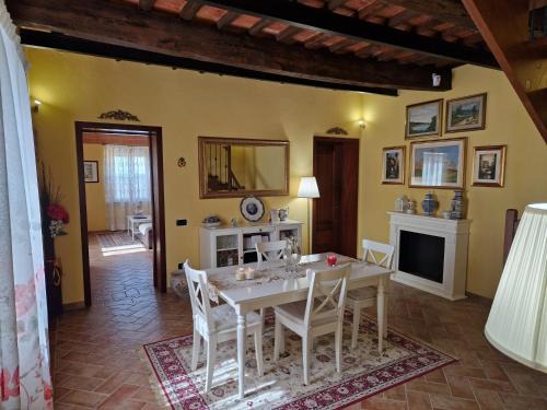 Fabbrica Apartment | Country Apartment with View of the Tuscany Hills