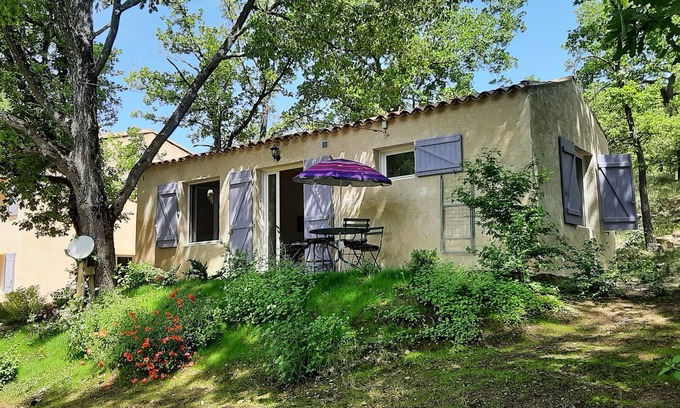 Sainte-Croix-a-Lauze House | Country cottage, calm and relaxation in the sun.