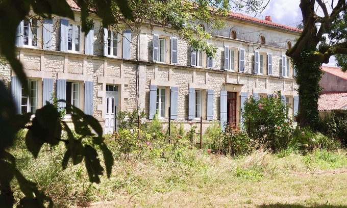 Saint-Saturnin-du-Bois House | Country house in the heart of nature. Pets welcome, ideal for families!