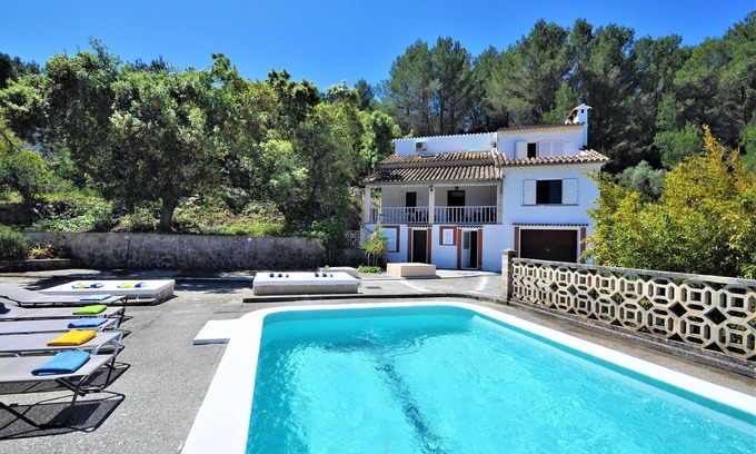 Esporles Villa | Country House 'Las Encinas' with Private Pool, Wi-Fi and Air Conditioning