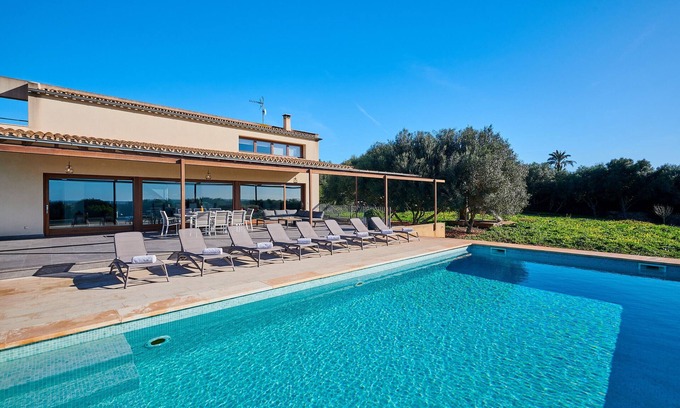 Alqueria Blanca Villa | Country House 'Maimo' with Private Pool, Wi-Fi and Air Conditioning