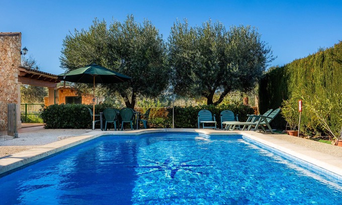 Lloret de Vistalegre Villa | Country House 'Sa Rota De Can Lluch Dimoni' with Terrace, Wi-Fi and Air Conditioning