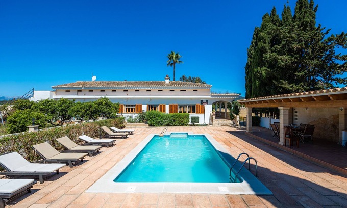 Sa Pobla Villa | Country House 'Son Valentí' with Mountain View, Wi-Fi and Air Conditioning