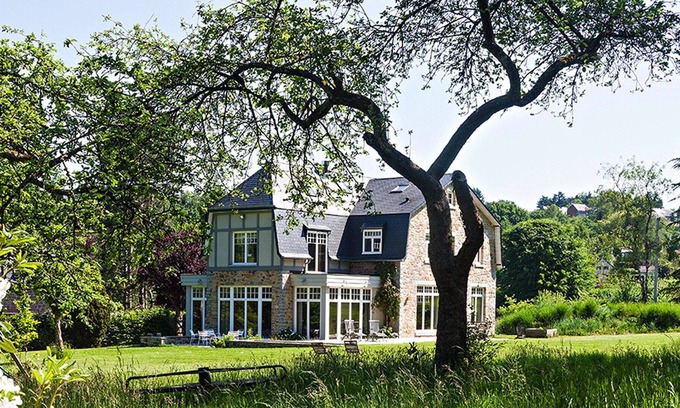 Profondeville House | country house tastefully renovated, large garden, pool, bowling - 14 pers.