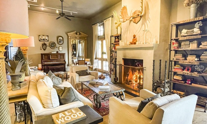 Twisp House | Country House with pool and hot tub on river