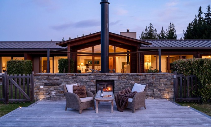 Albert Town Cabin | Country Lodge 5 Minutes From Lake Wanaka