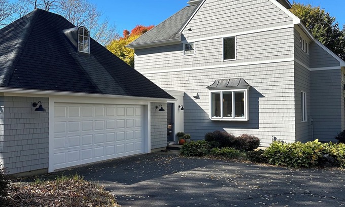 Conway House | Country Retreat Close to Skiing and Local Private Schools