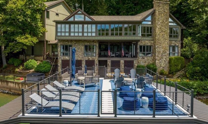 Morganton House | Country Roads - Lake Front | Hot Tub | Pool Table | Shuffle Board | Arcades