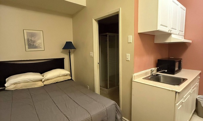 Old Town Apartment | Couple Suite with Private Bathroom & Kitchenette
