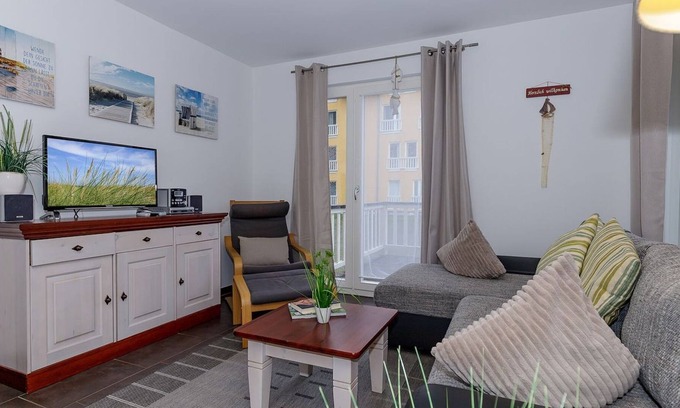 Graal Mueritz Apartment | Couples apartment with fireplace and great, large terrace - only 100 m to the beach - Strandpark Graal