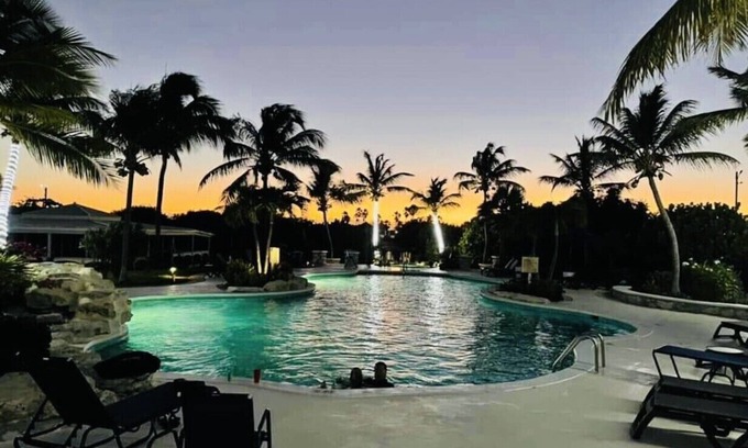 Wheeland Settlement Condo | Couple’s Retreat! Condo with ocean views, pool, and hottub!
