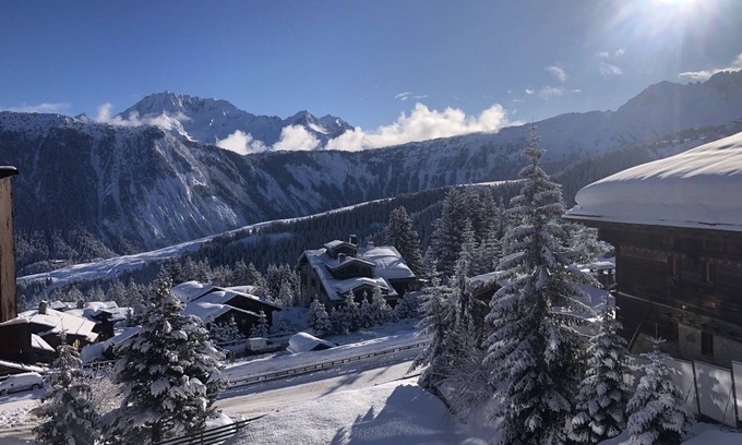 Courchevel Apartment | Courchevel 1850 - 4 people : Bellecôte skis on, bed linen, towels, wifi