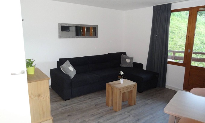 La Perriere Apartment | Courchevel La Tania : 2 rooms 36m², covered parking, WIFI - skis at your feet