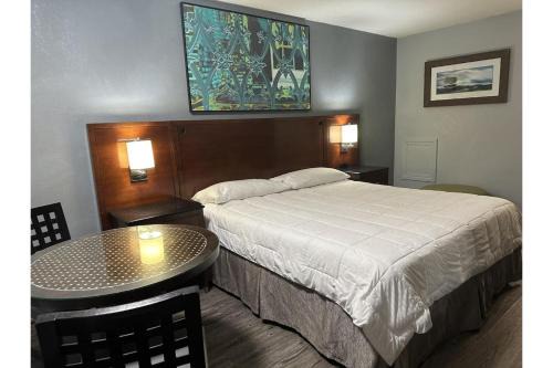 Courtland Hotel | Courtland Inn By Townhouse Franklin VA US 58