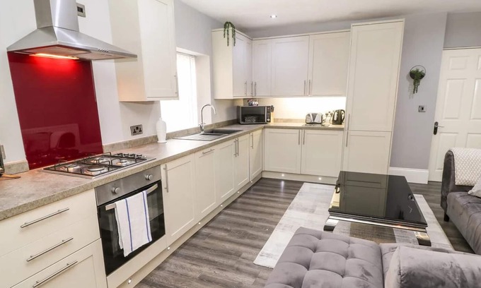 Wakefield Apartment | Courtyard Apartment , 16 SJN