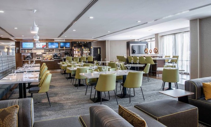 West Edmonton Hotel | Courtyard by Marriott Edmonton West