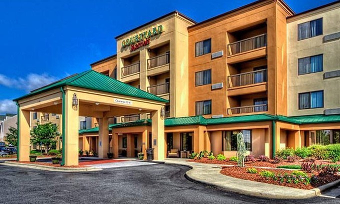 Burlington Hotel | Courtyard by Marriott Burlington