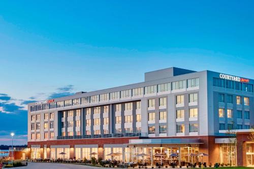 Erie Hotel | Courtyard by Marriott Erie Bayfront