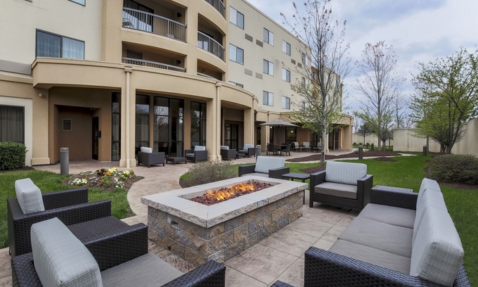 Woodbridge Hotel | Courtyard by Marriott Potomac Mills Woodbridge