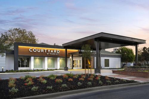 Foster City Hotel | Courtyard by Marriott San Mateo Foster City