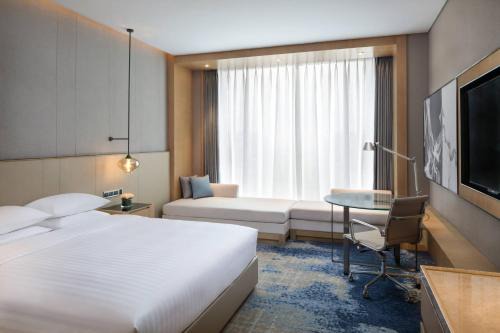 Zhengzhou Hotel | Courtyard by Marriott Zhengzhou Airport