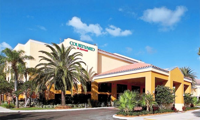 Boynton Beach Hotel | Courtyard by Marriott Boynton Beach
