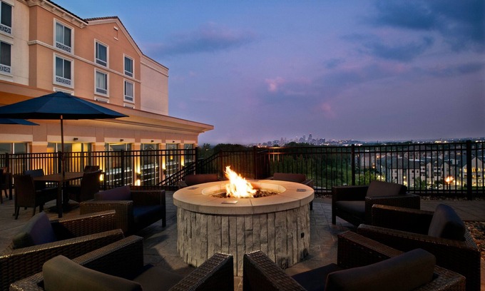 North Kansas City Hotel | Courtyard Kansas City at Briarcliff