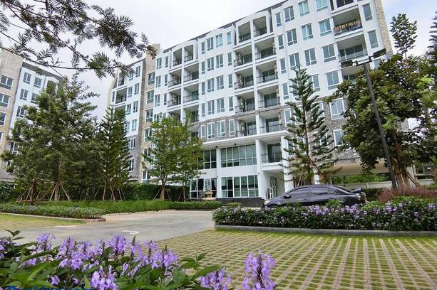 Mu Si Apartment | Courtyard khaoyai by Jakkaphat