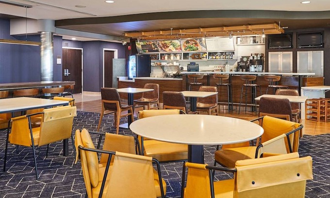 Medford Hotel | Courtyard Medford Airport