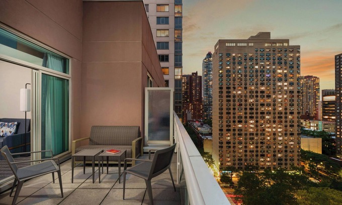 Upper East Side Hotel | Courtyard New York Manhattan/Upper East Side