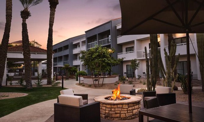 Mesa Hotel | Courtyard Phoenix Mesa