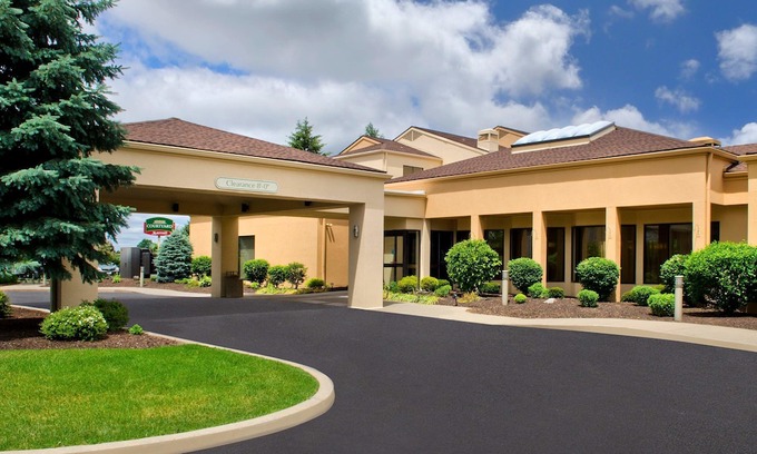 East Syracuse Hotel | Courtyard Syracuse Carrier Circle