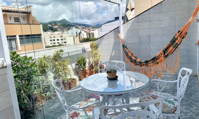 Nova Friburgo Apartment | coverage- ideal for family. Get to know Freiburg on foot.