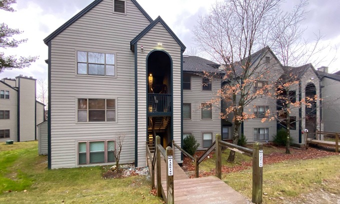 Ludlow Condo | Coveted Ski-In/Ski-Out Winterplace Condo with Hot Tubs, Indoor Pool & Fireplace