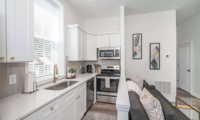 Covington Condo | Covington Charm 201