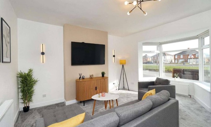 Billingham House | Cowpen Lodge Stylish home in Billingham