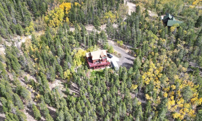 Black Hawk House | Coyote Cabin Just 3 miles above Black Hawk CO - A Beautiful Mountain Home