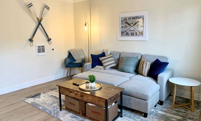 Lakeside Park Hotel | Cozy 1 Bed 1 Bath Close to Gondola w/Kitchenette!