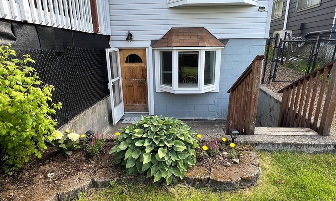Ketchikan House | Cozy 1 bedroom apartment in Enjoyable Ketchikan with WiFi.