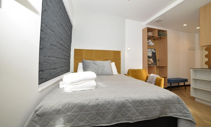 Maskavas Forstate Apartment | Cozy 1-bedroom apartment in awesome Rīga with WiFi