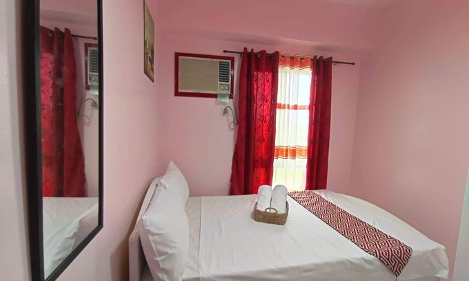 San Dionisio Condo | Cozy 1 Bedroom Condo near Manila NAIA Airport. With Pool. Avida Towers Sucat.