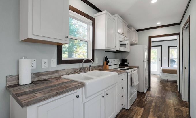 Jamestown Cabin | Cozy 1-Bedroom Tiny Home 1/2 Mile from Marina and Boat Ramp #405!